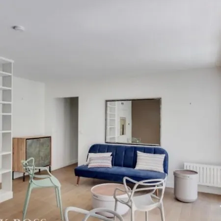 Another Attractive Flat Near By St-germain, St-placide *