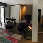 Апартаменты Another Attractive Flat Near By St-germain, St-placide *
