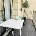 Another Attractive Flat Near By St-germain, St-placide *