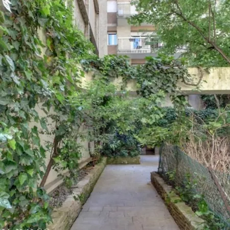 Another Attractive Flat Near By St-germain, St-placide *