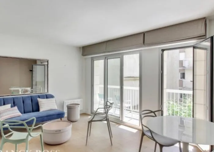 Another Attractive Flat Near By St-germain, St-placide Apartament
