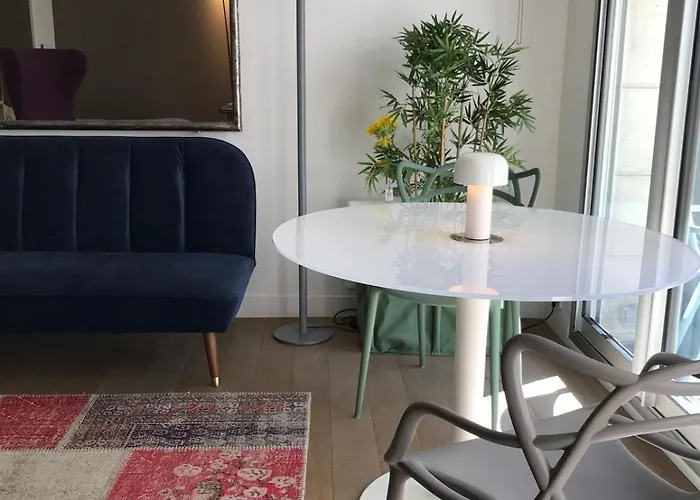 Апартаменты Another Attractive Flat Near By St-germain, St-placide *